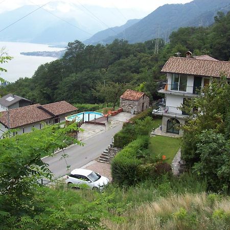 Appartamento Casa delle Camelie Sorico Esterno foto